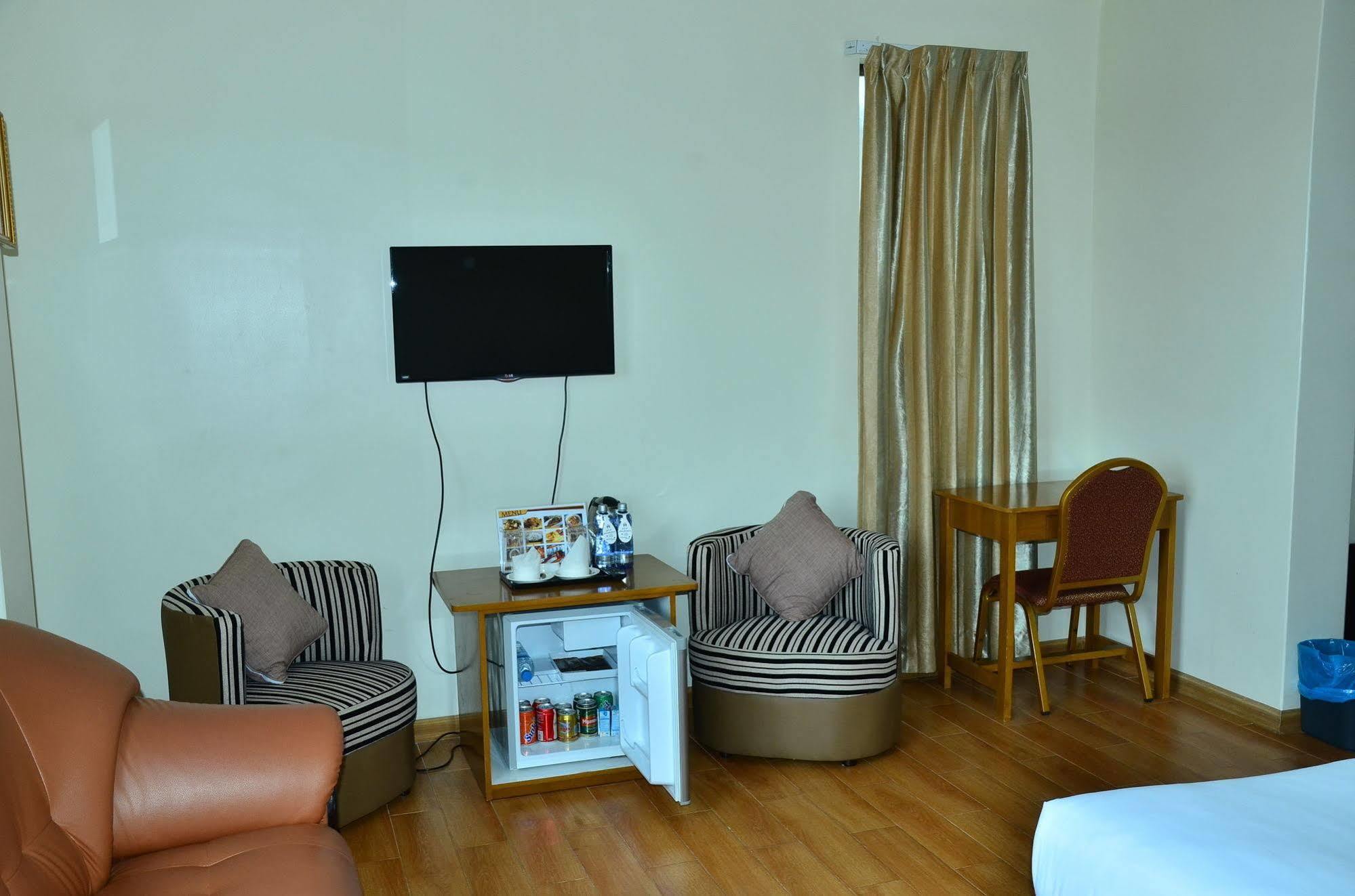 Hotel Mindhama Yangon Ngoại thất bức ảnh