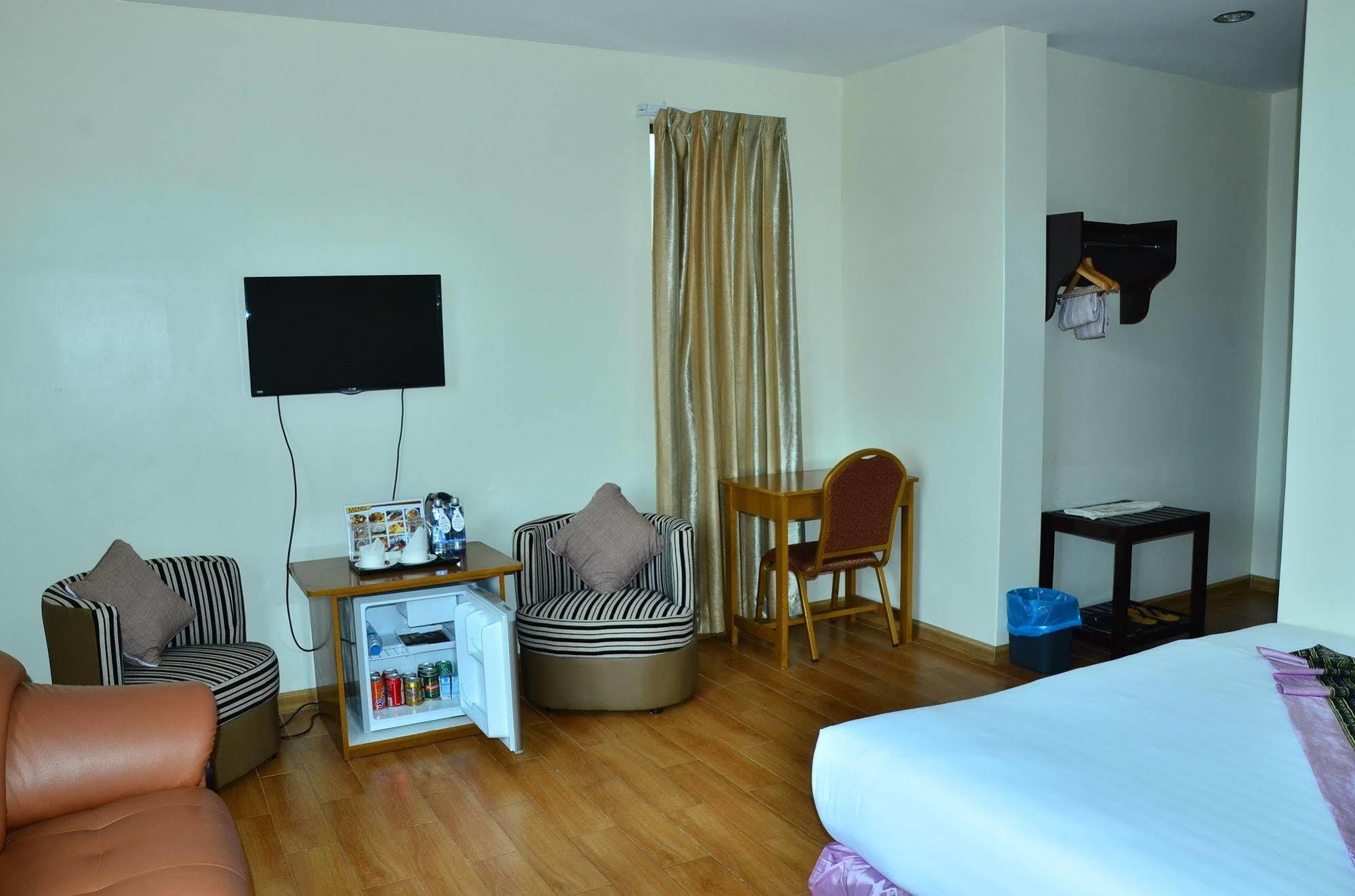 Hotel Mindhama Yangon Ngoại thất bức ảnh